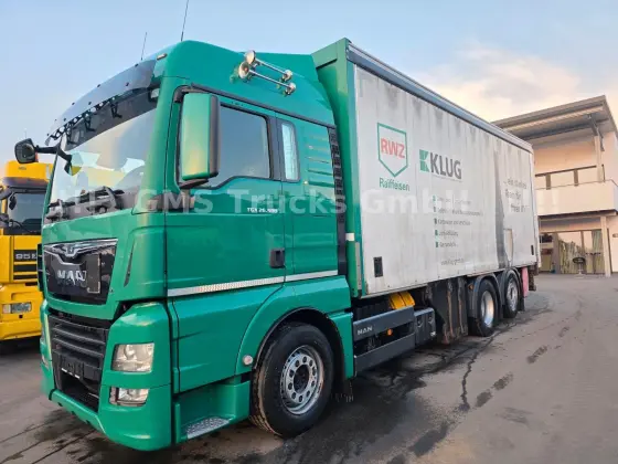MAN TGX 26.500 6X2 PONYVÁS EMELŐHÁTFALAS